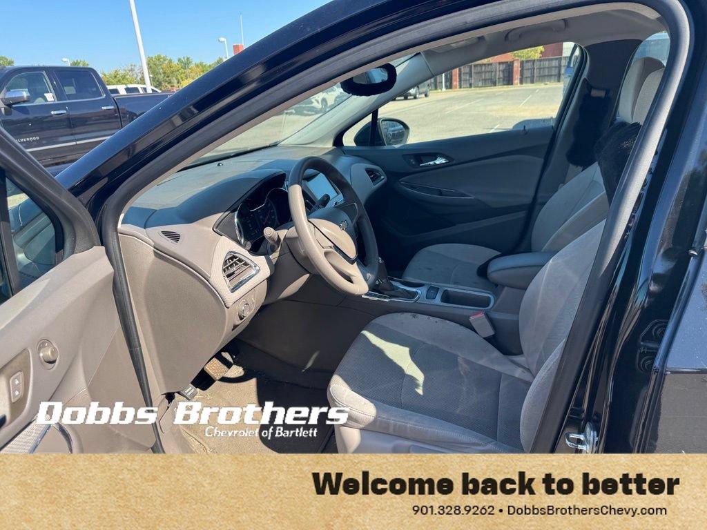Used 2018 Chevrolet Cruze LS FWD image 13