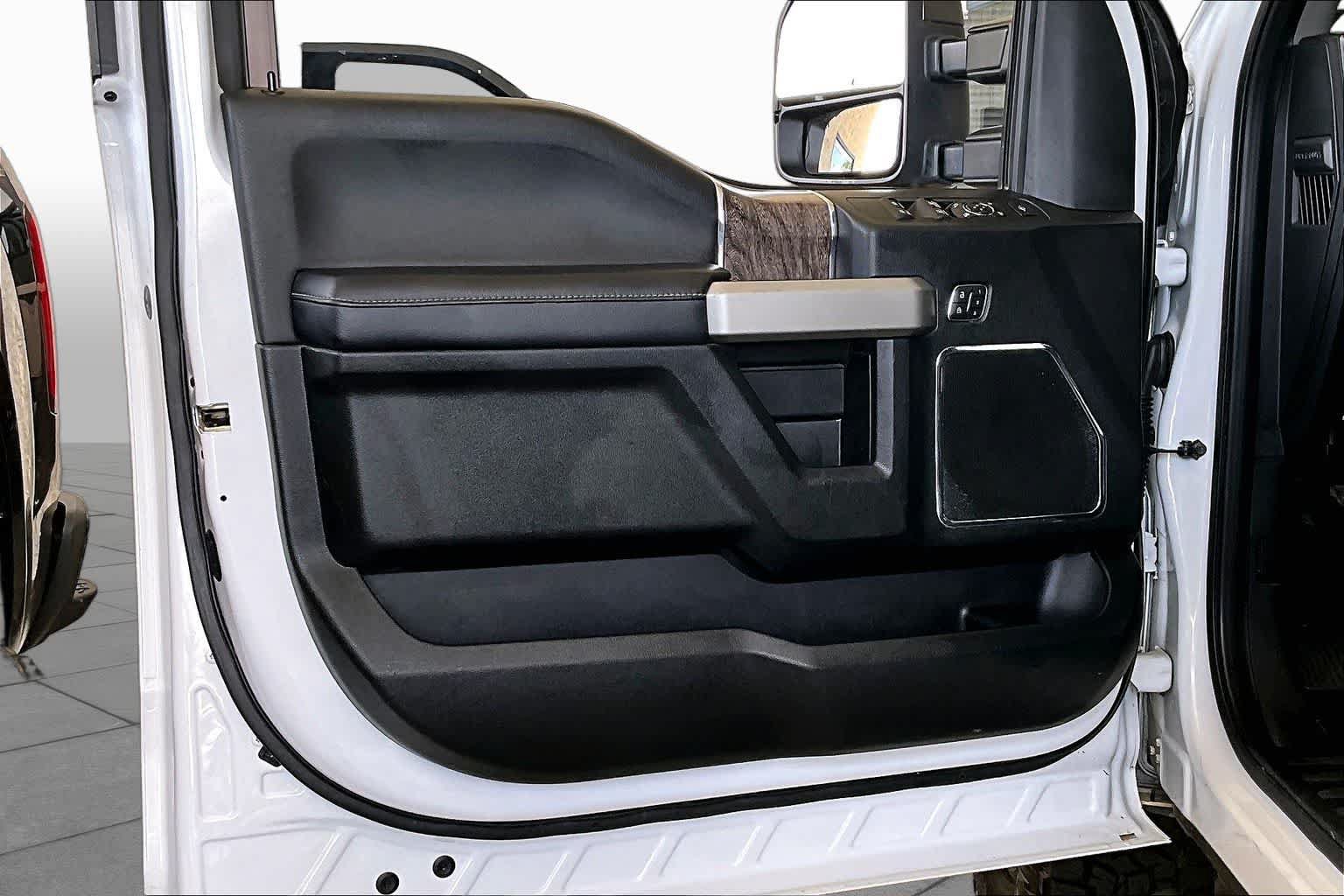 Used 2019 Ford F250 Lariat w/ Lariat Value Package AWD/4WD image 21