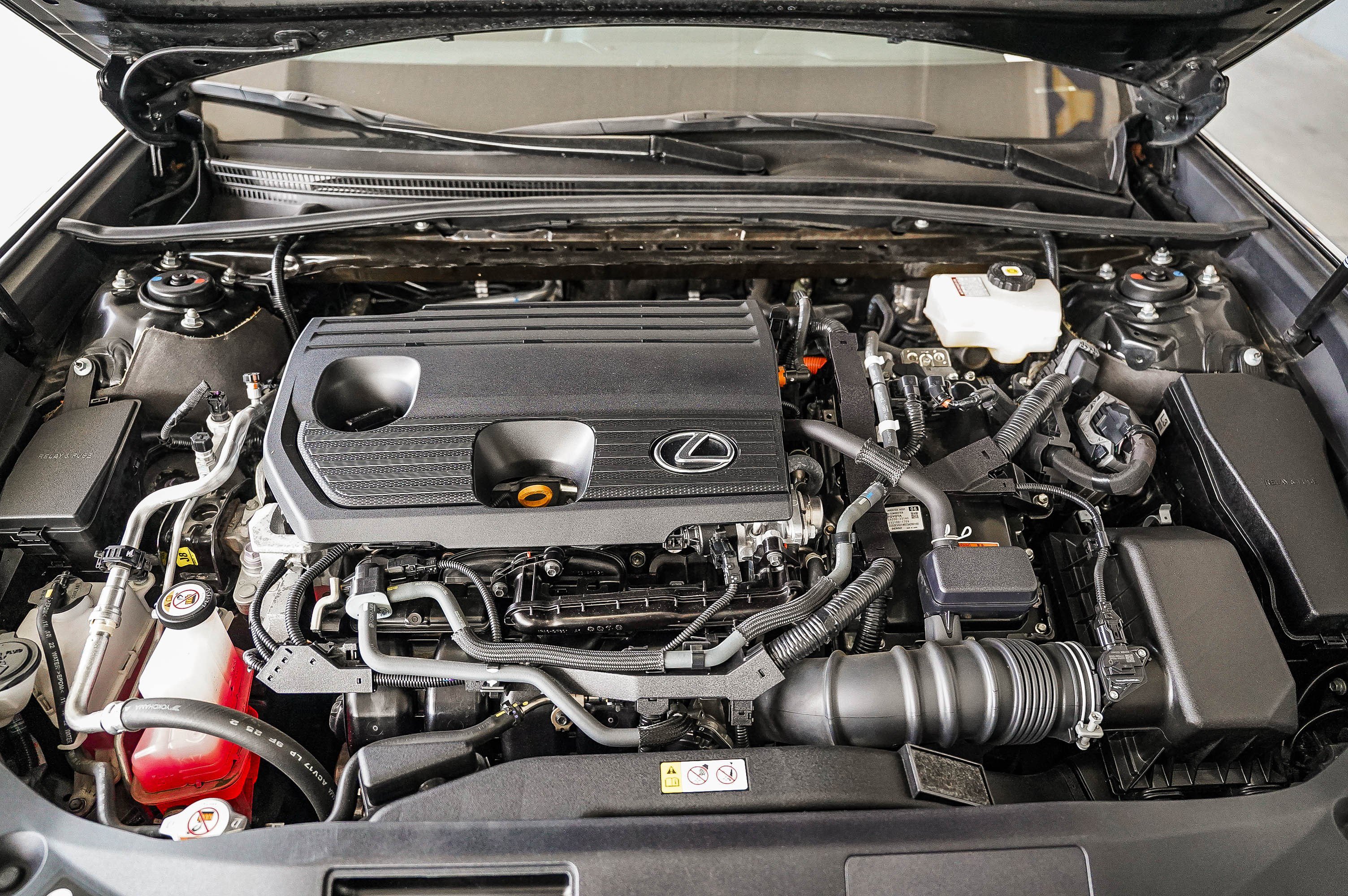 Used 2023 Lexus ES 300h w/ Premium Package image 29