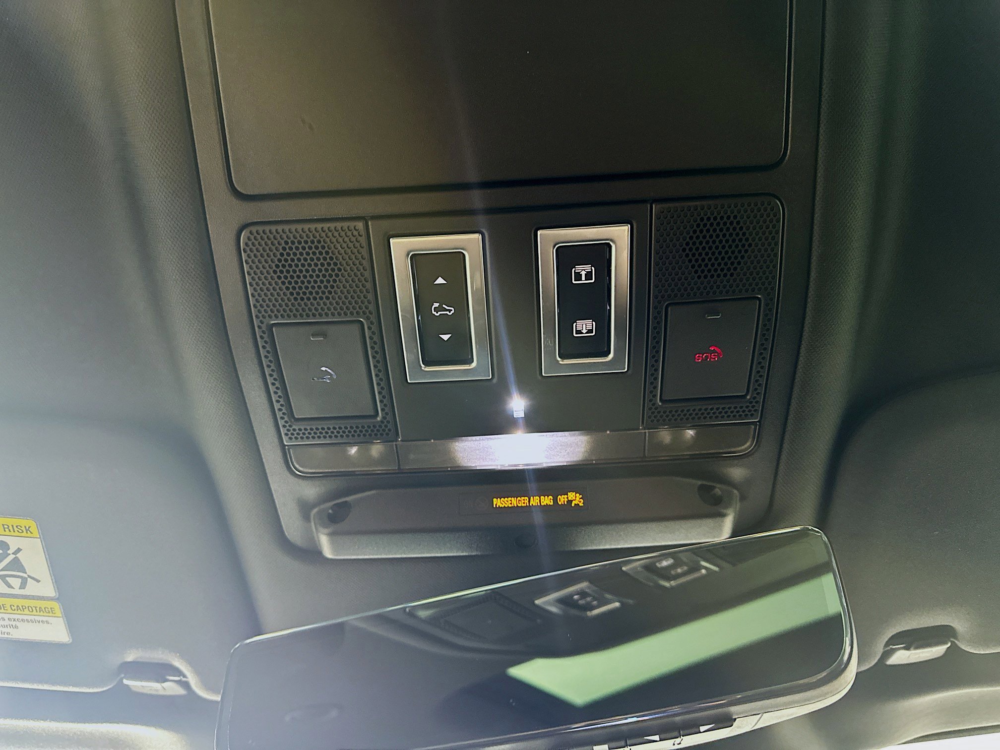 Used 2022 Land Rover Defender 110 X-Dynamic SE image 29