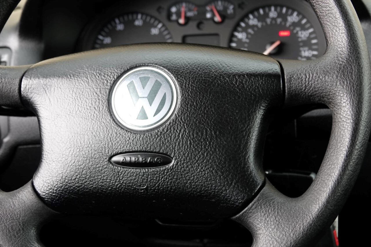 Used 2005 Volkswagen Golf GL image 60