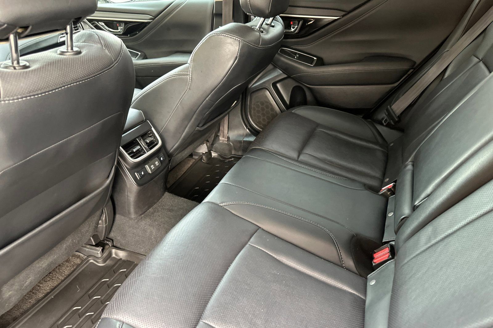 Used 2022 Subaru Outback Limited image 13