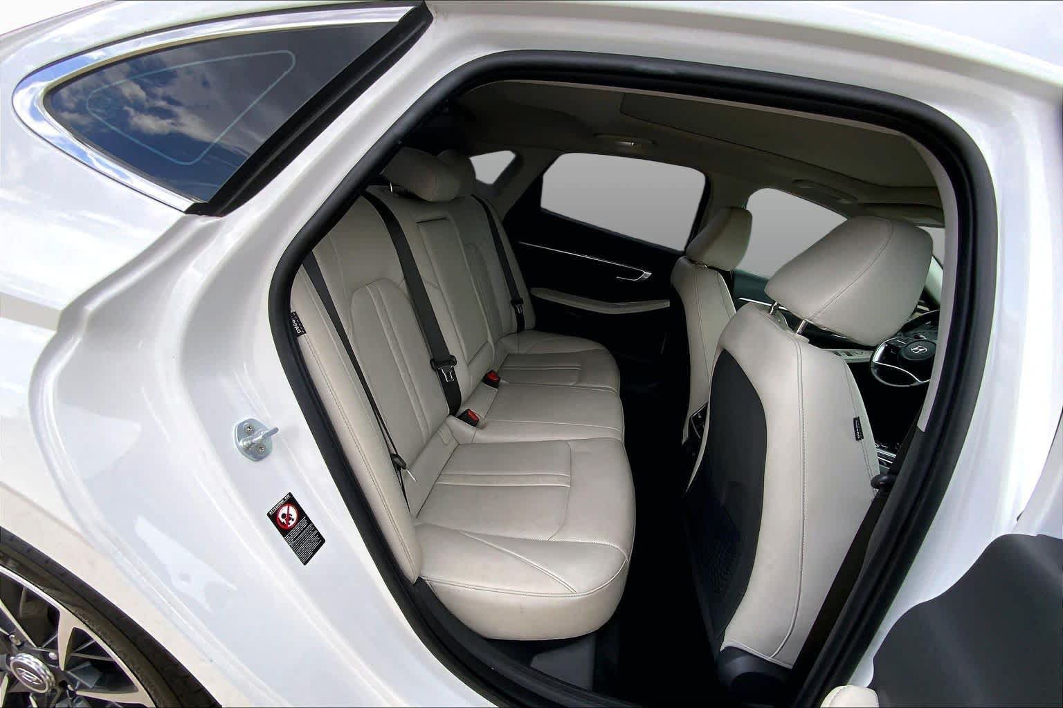 Used 2022 Hyundai Sonata Limited w/ Preferred Accessory Package FWD image 20