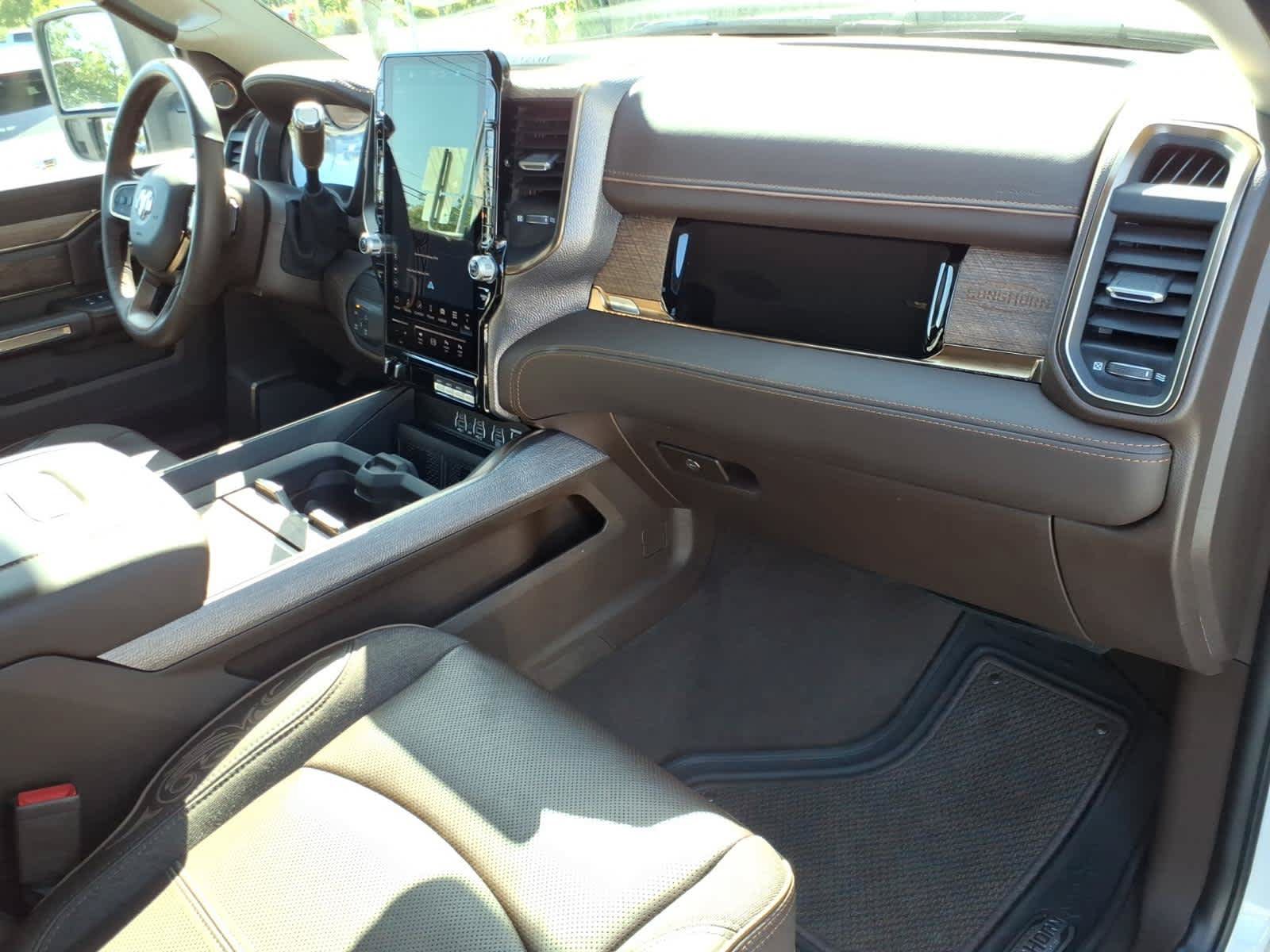 Used 2025 RAM 2500 Limited AWD/4WD image 5