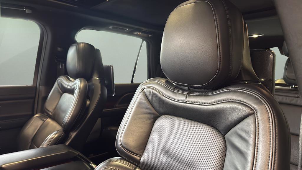 Used 2020 Lincoln Navigator Reserve w/ Luxury Package image 12