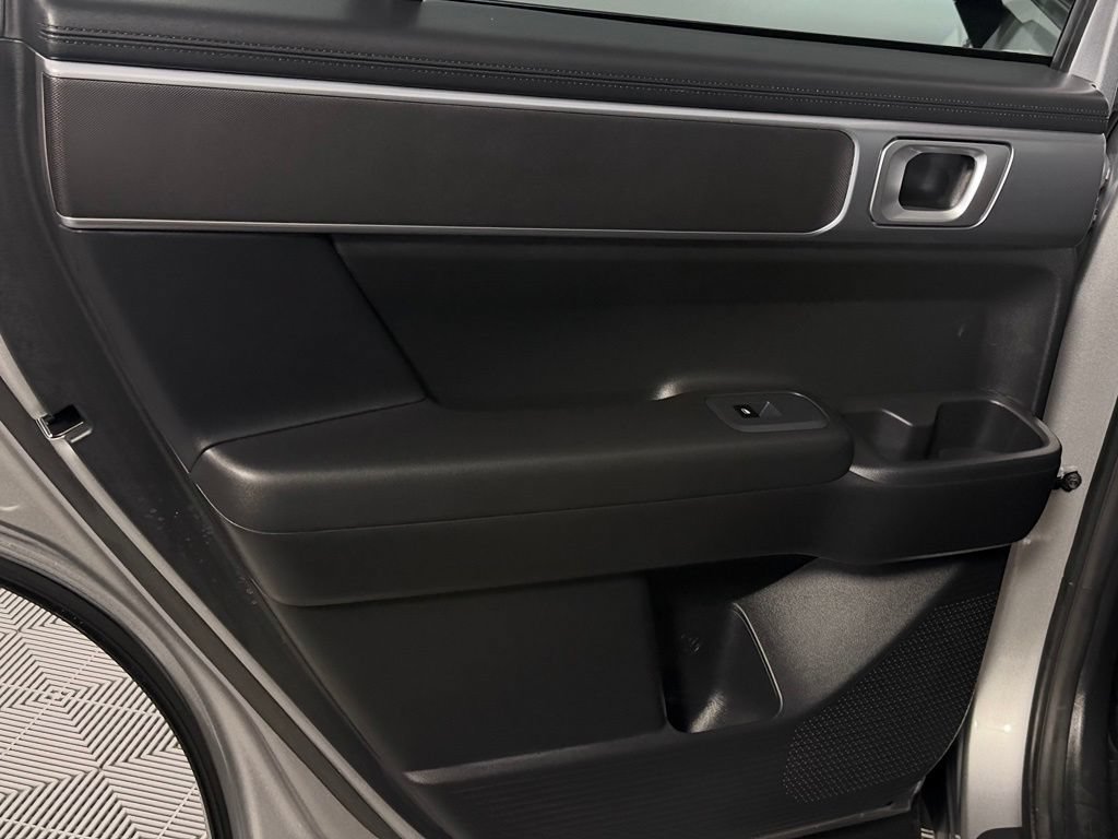 Used 2025 Hyundai Santa Fe SE FWD image 23