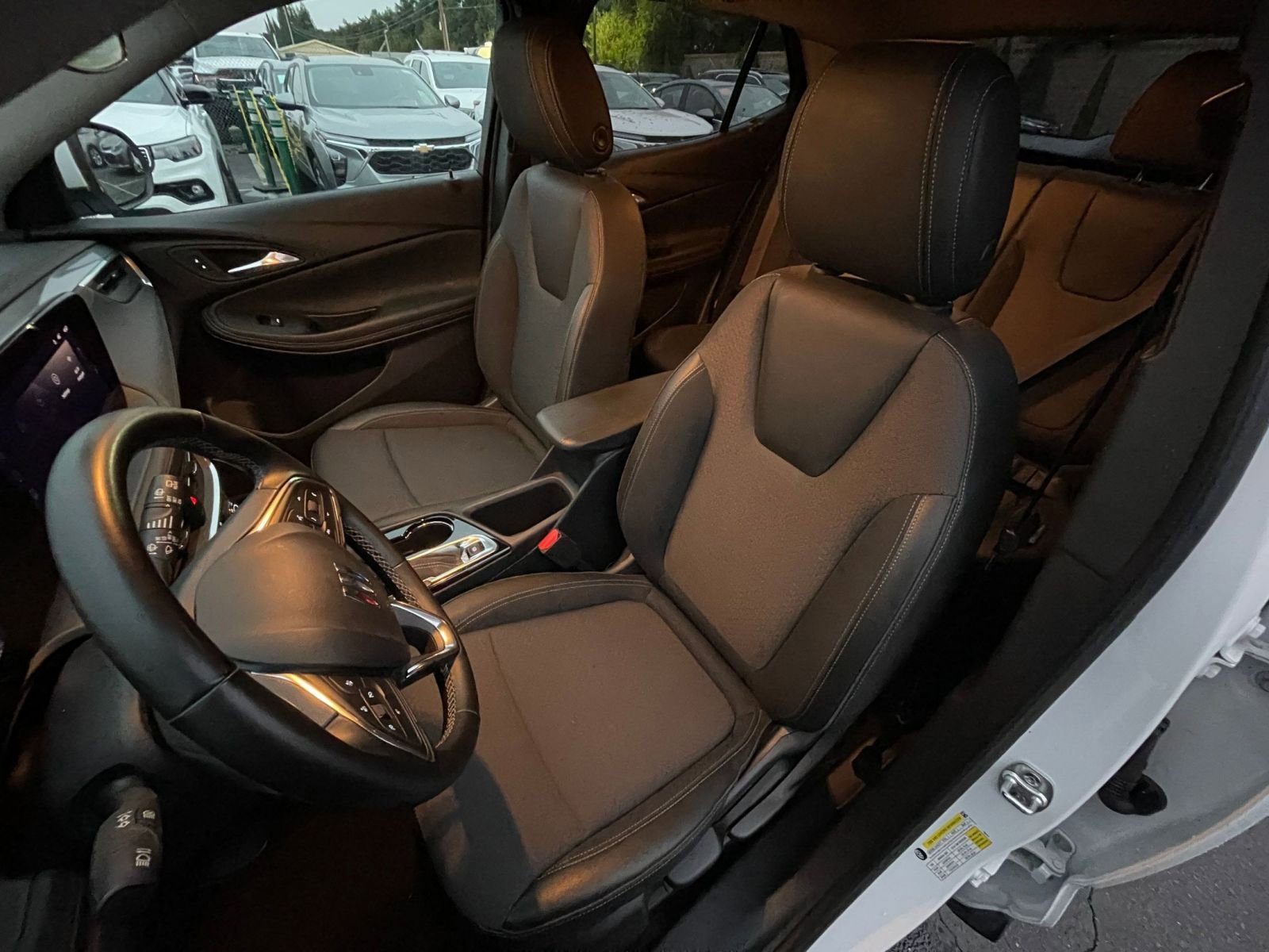 Used 2025 Buick Encore GX Preferred image 36