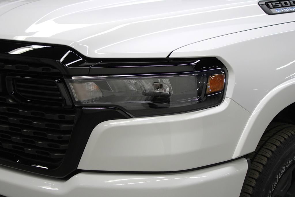 New 2026 RAM 1500 4x4 Crew Cab image 37