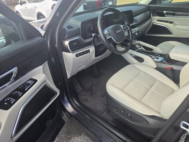 Used 2025 Kia Telluride EX image 4