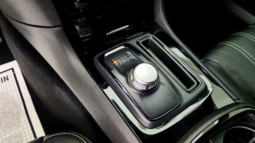 Used 2019 Chrysler 300 S RWD image 16