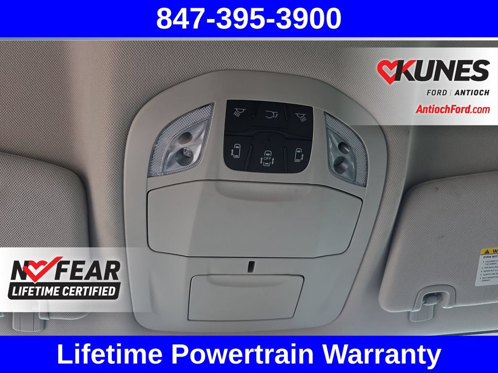 Used 2023 Chrysler Pacifica Touring-L FWD image 24