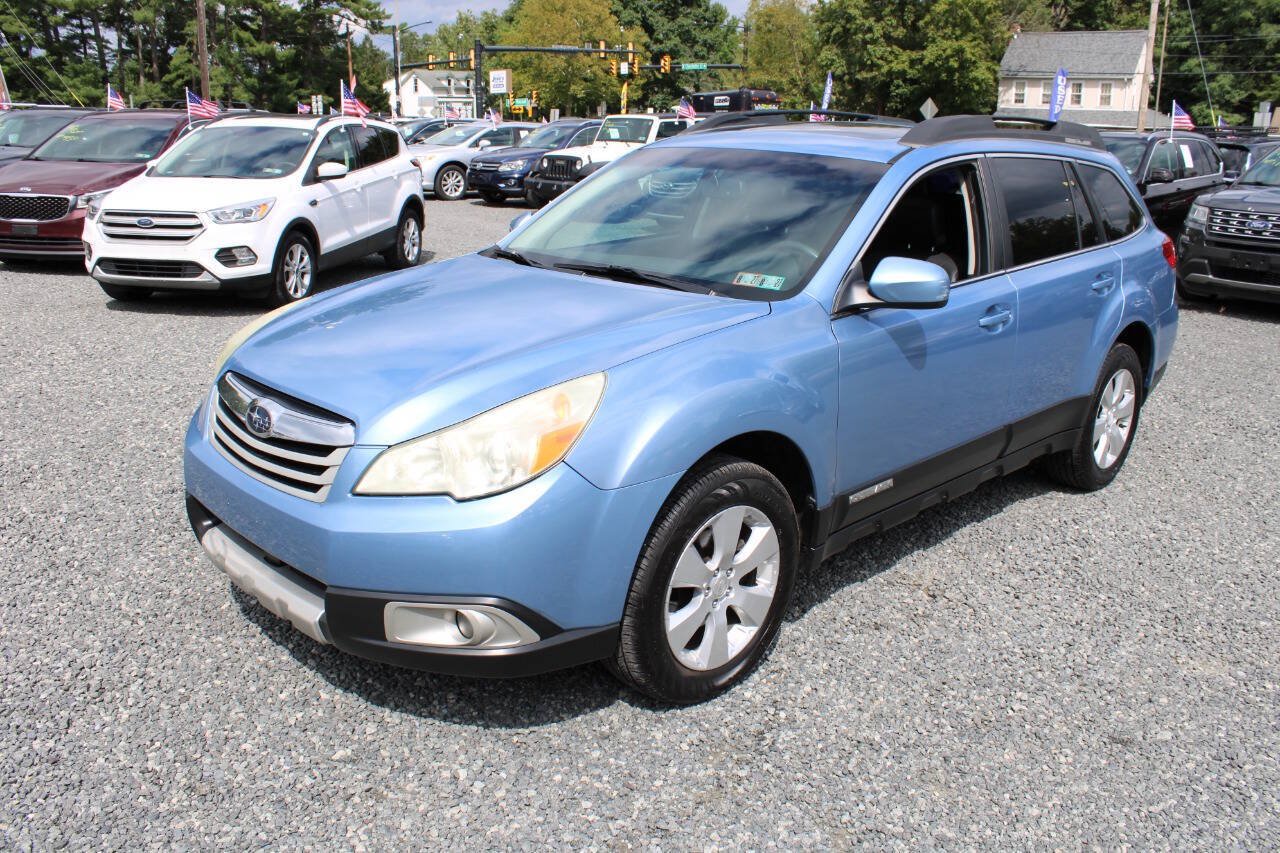 Used 2010 Subaru Outback 2.5i Limited AWD/4WD image 2