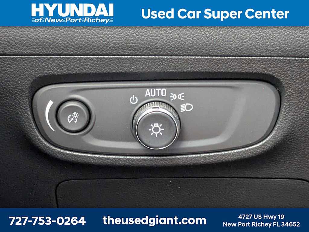 Used 2024 Buick Encore GX Avenir w/ Avenir Convenience Package AWD/4WD image 32