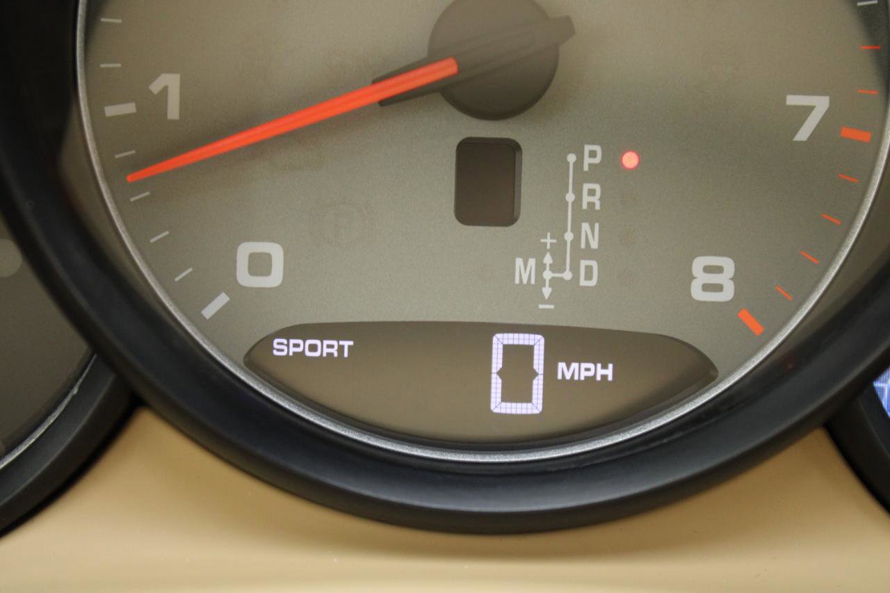 Used 2014 Porsche Panamera S image 76