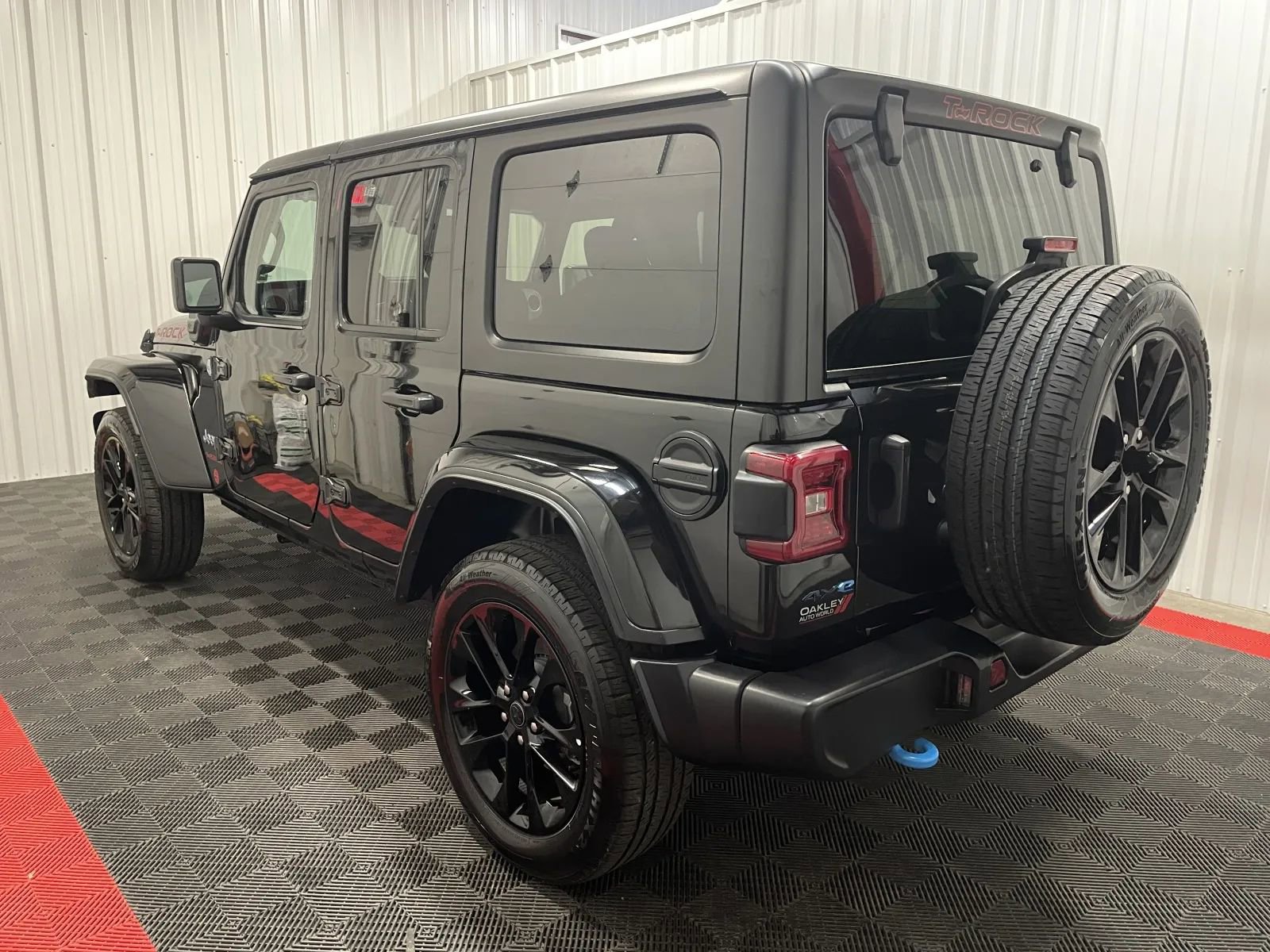 Used 2024 Jeep Wrangler Sahara 4xe image 6