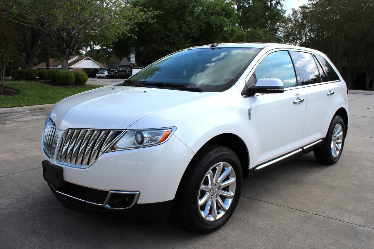 Used 2014 Lincoln MKX FWD w/ Equipment Group 101A image 4