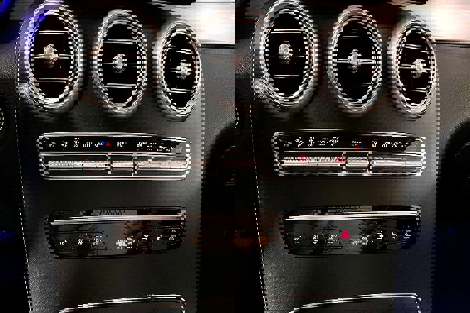 Used 2021 Mercedes-Benz GLC 300 image 27