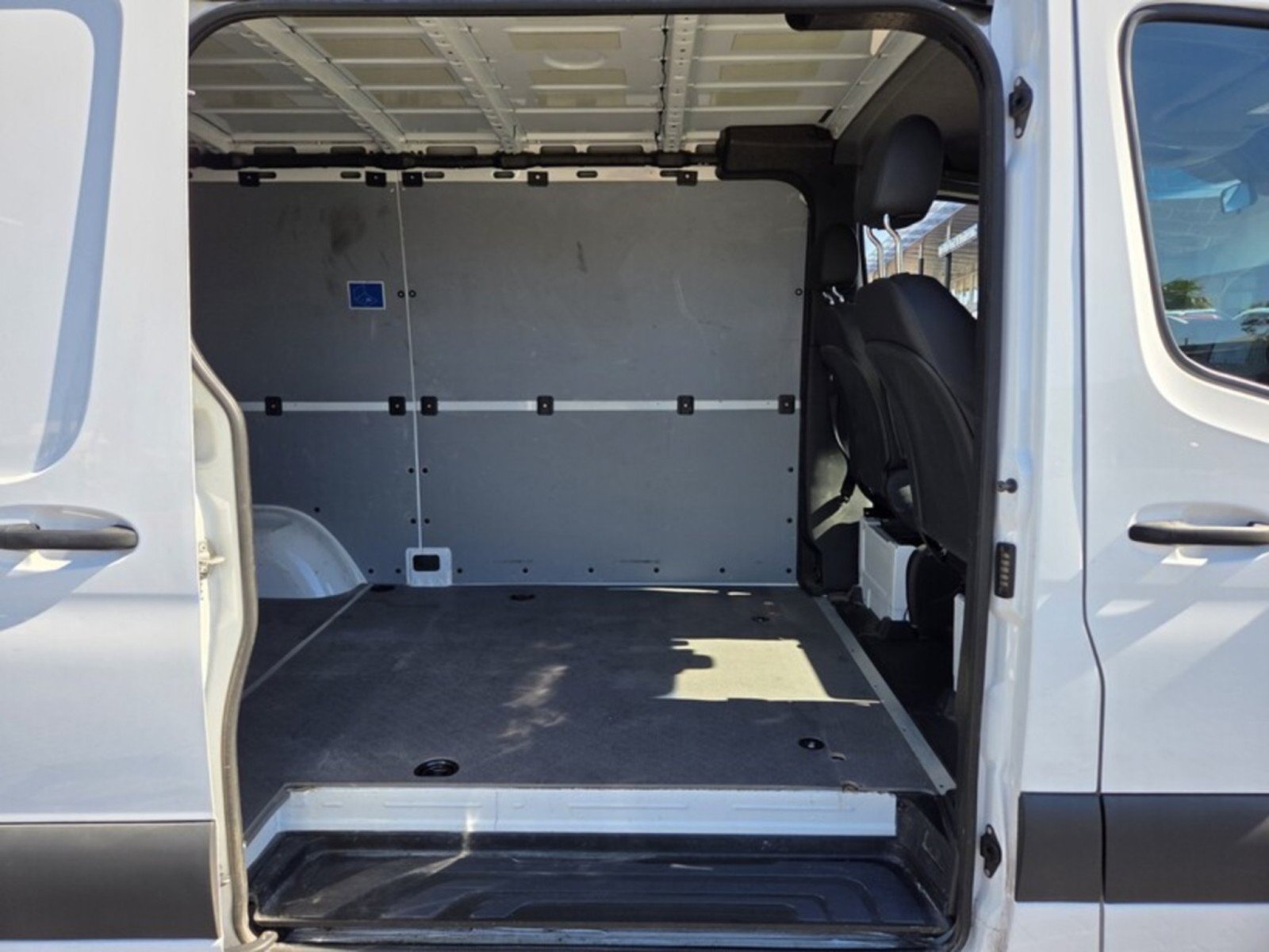 Used 2024 Mercedes-Benz Sprinter 2500 image 15