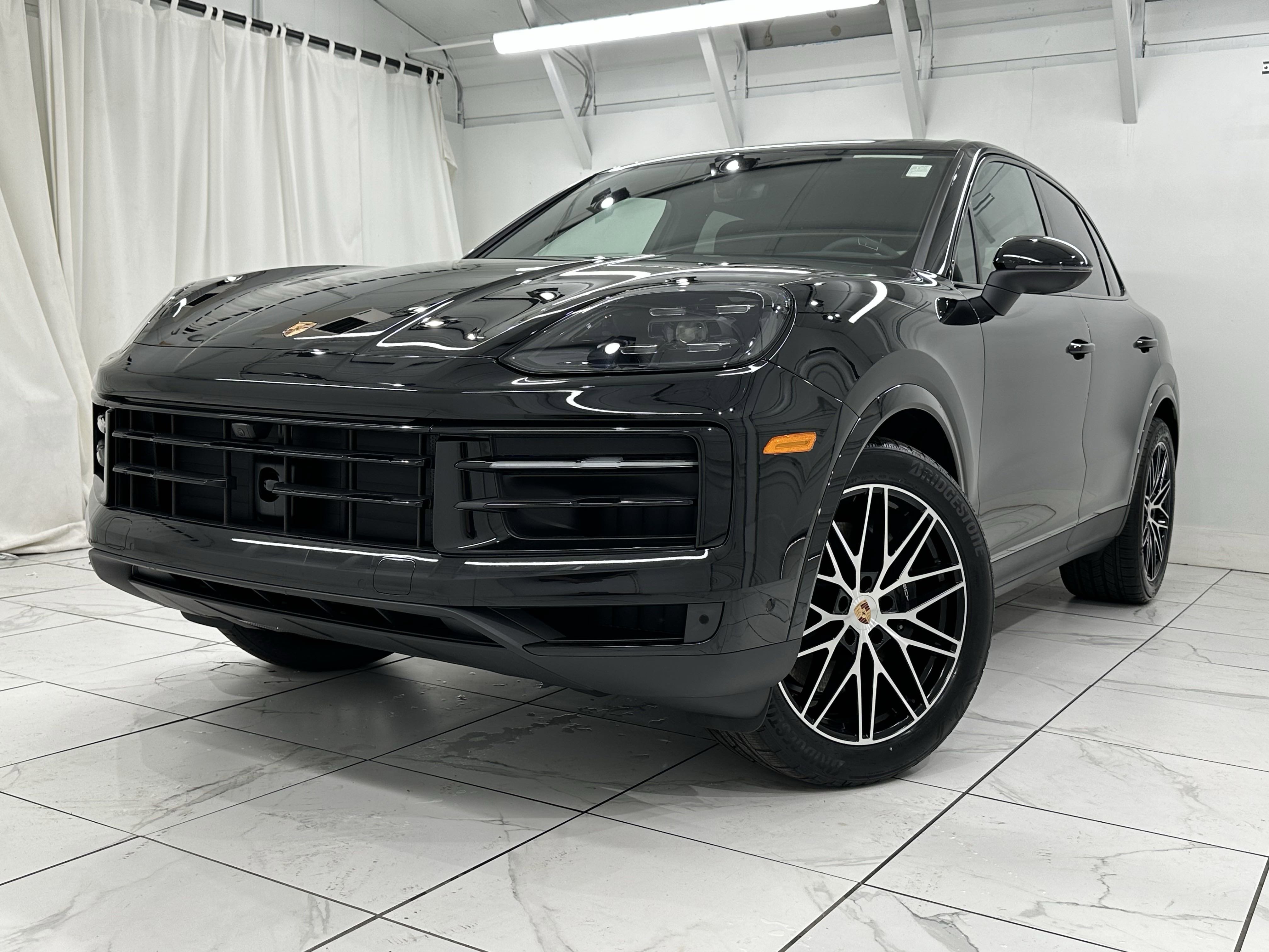 Certified 2025 Porsche Cayenne image 8