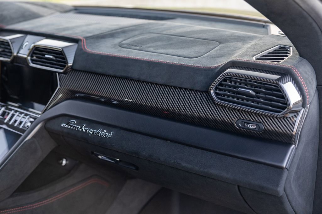 Used 2023 Lamborghini Urus Performante image 40