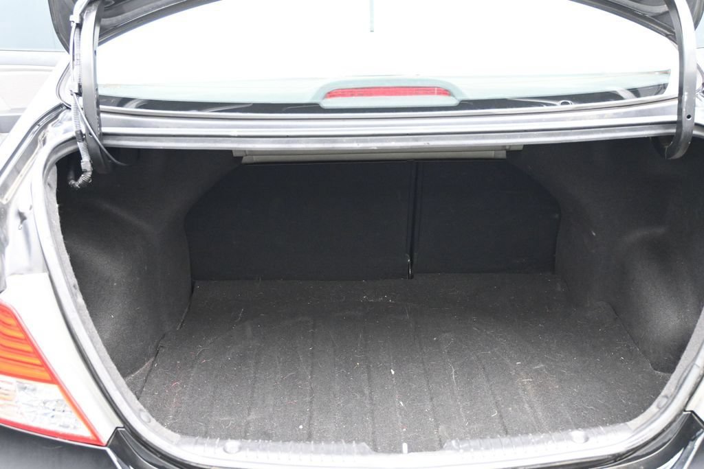 Used 2013 Hyundai Accent GLS w/ Premium Pkg FWD image 27