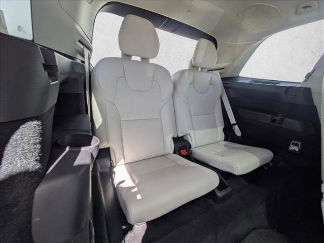 Used 2020 Volvo XC90 T6 Momentum w/ Protection Package image 21