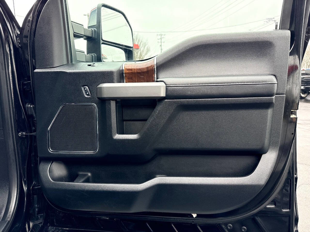 Used 2017 Ford F350 Platinum w/ Platinum Ultimate Package image 47