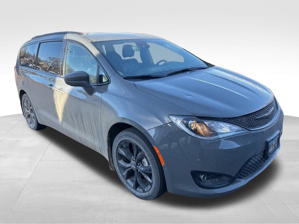 Used 2020 Chrysler Pacifica Touring-L w/ Advanced Safetytec Group image 34