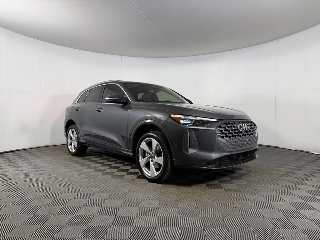 Used 2025 Audi Q5 Premium Plus w/ Premium Plus AWD/4WD image 4