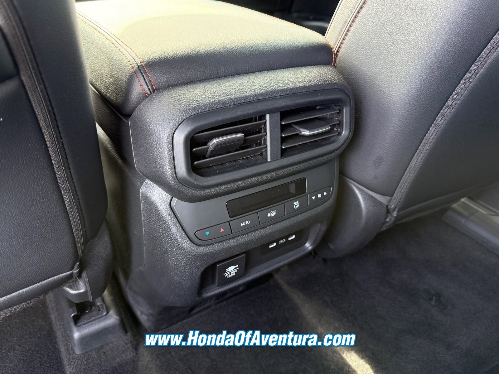 Certified 2025 Honda Pilot TrailSport image 12
