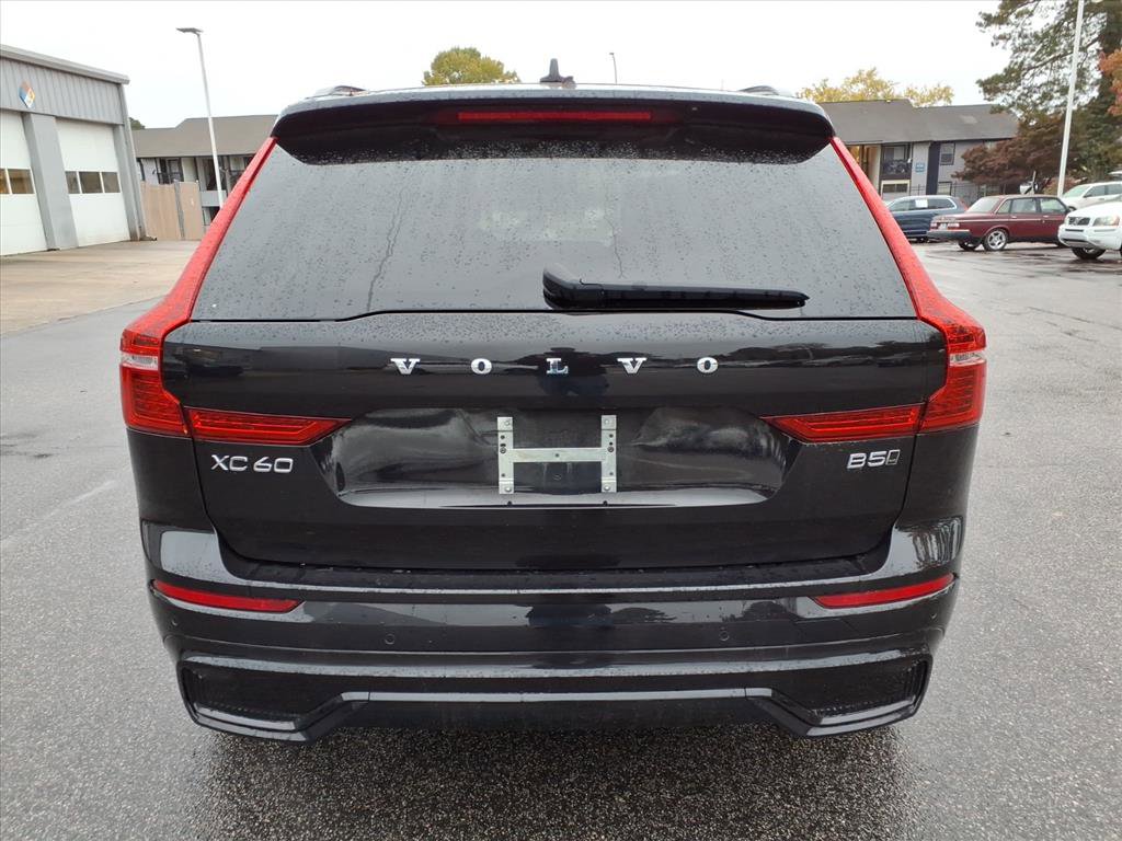 Used 2024 Volvo XC60 B5 Plus image 4