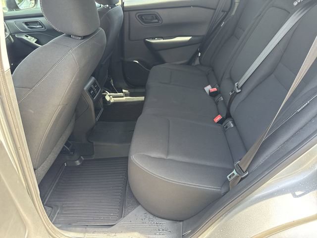 Used 2024 Nissan Rogue S FWD image 13