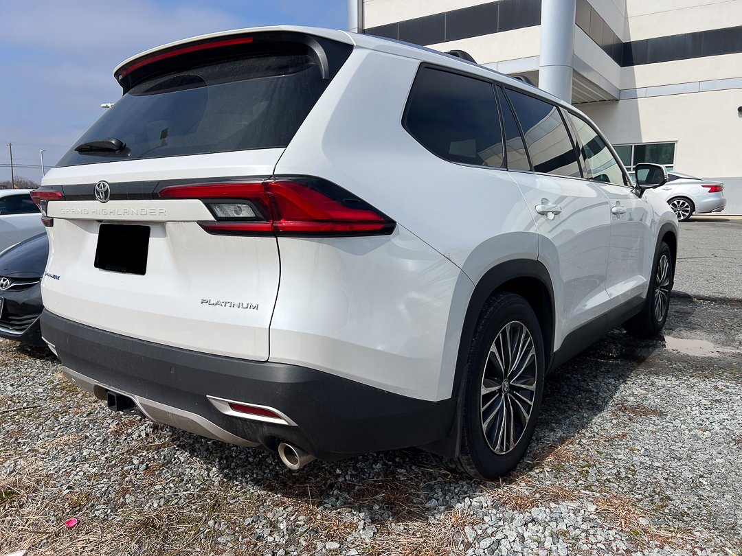Used 2024 Toyota Grand Highlander AWD Hybrid image 5