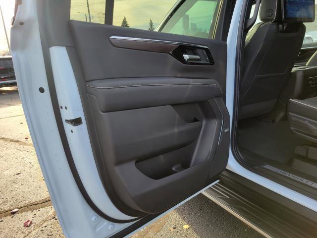New 2026 Chevrolet Suburban Premier image 23