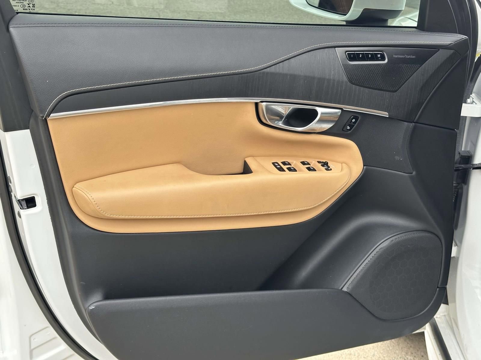 Used 2022 Volvo XC90 T8 Inscription w/ Advanced Package image 17