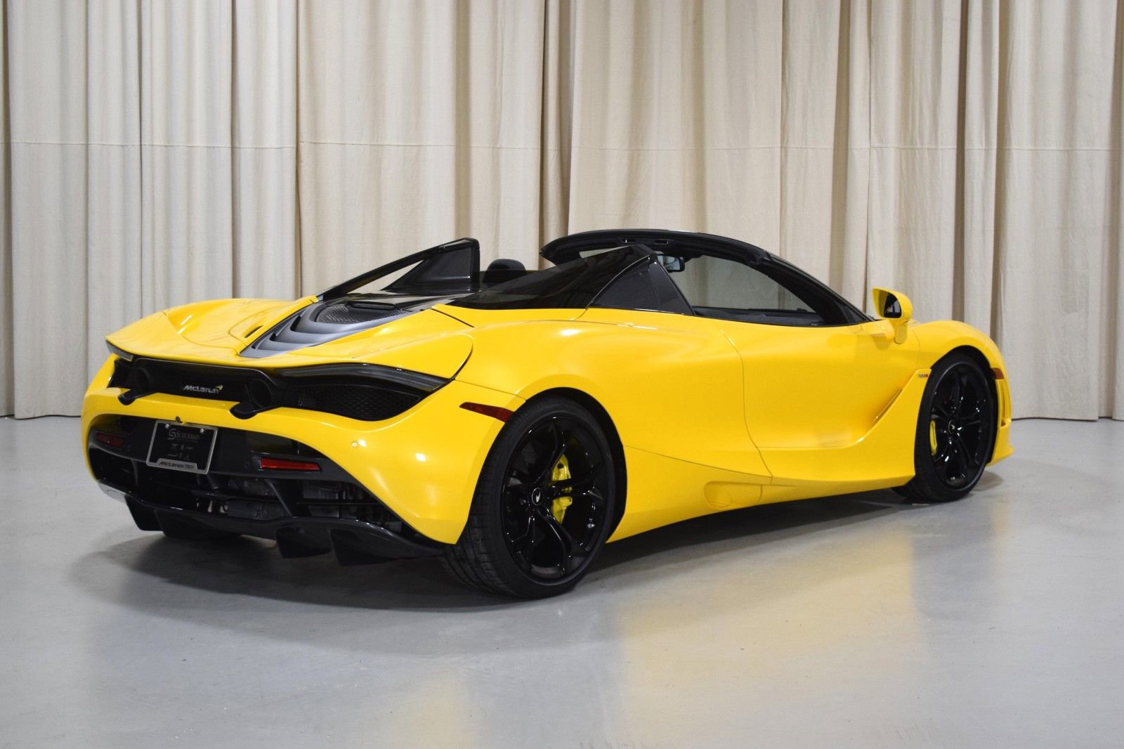 Used 2020 McLaren 720S Performance RWD image 11