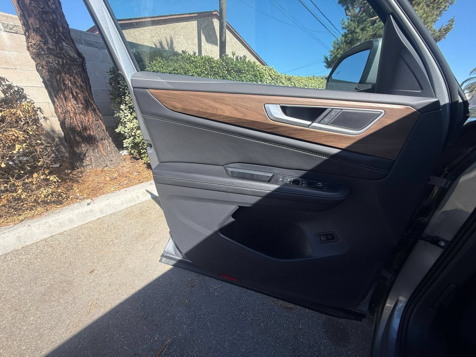 Used 2026 Volkswagen Atlas SE FWD image 18