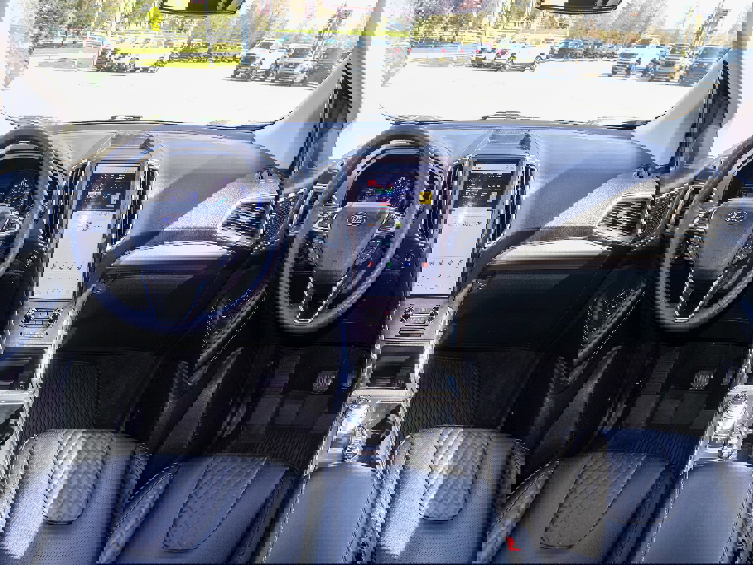 Used 2024 Ford Edge Titanium w/ Equipment Group 301A image 17