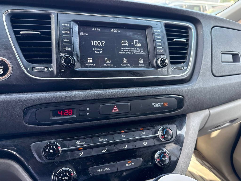 Used 2017 Kia Sedona LX w/ LX Essentials Premium Package FWD image 10