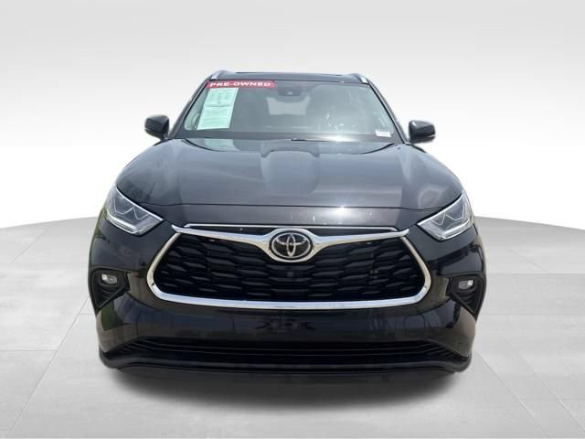 Used 2022 Toyota Highlander Limited AWD/4WD image 4