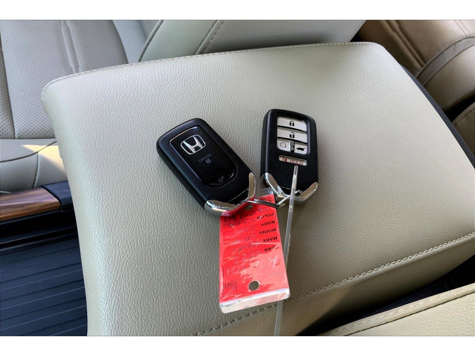 Used 2022 Honda CR-V Touring image 12