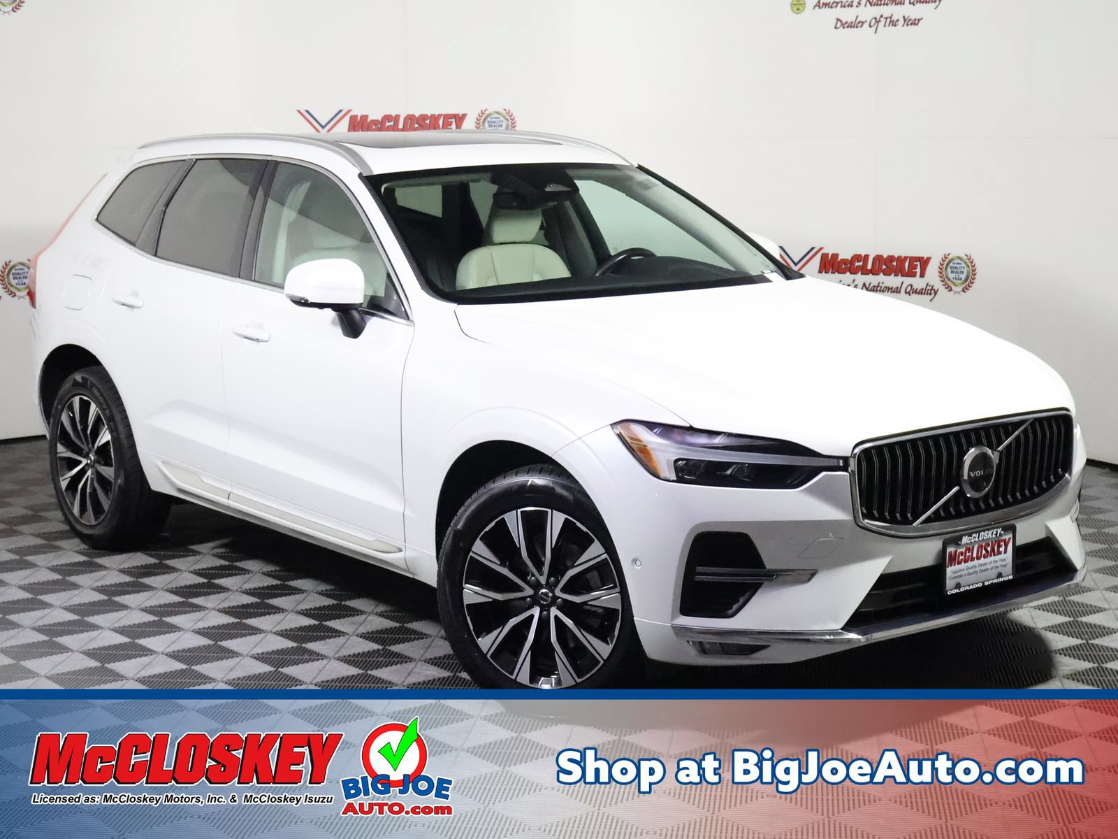 Used 2023 Volvo XC60 B5 Plus AWD/4WD image 1