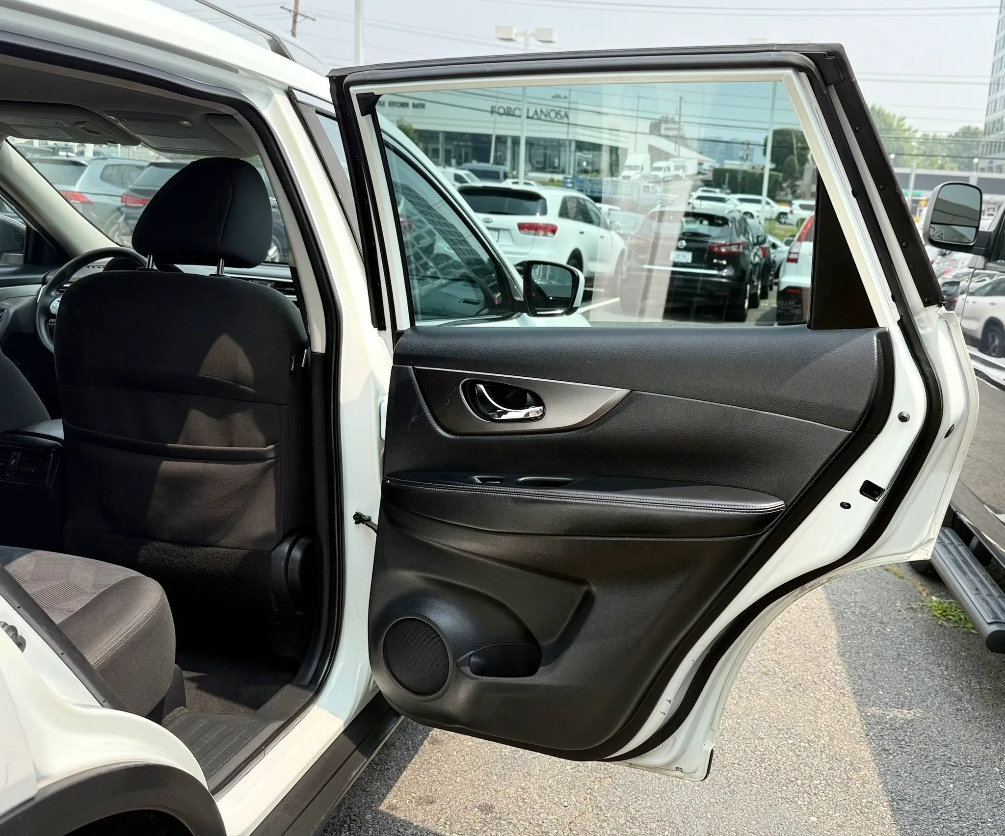 Used 2016 Nissan Rogue S FWD image 27