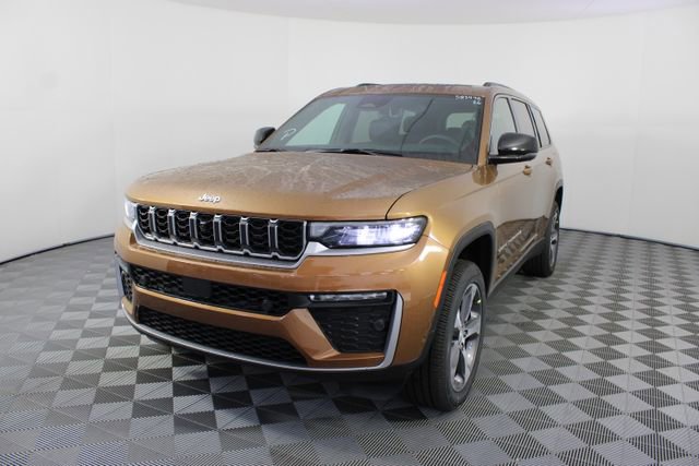 New 2026 Jeep Grand Cherokee L Limited w/ Luxury Tech Group II AWD/4WD image 26