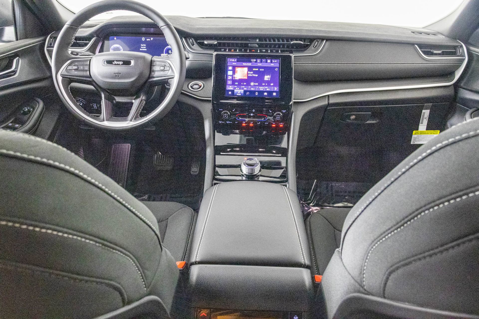 New 2025 Jeep Grand Cherokee L Laredo w/ Luxury Tech Group I image 3