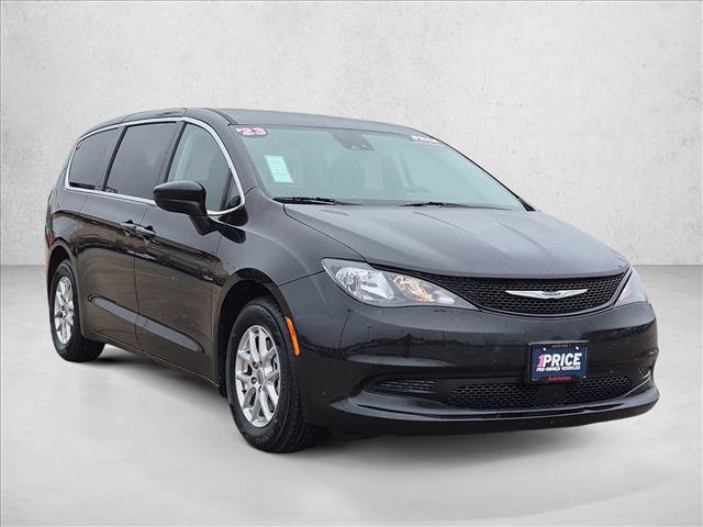 Used 2023 Chrysler Voyager LX FWD image 3