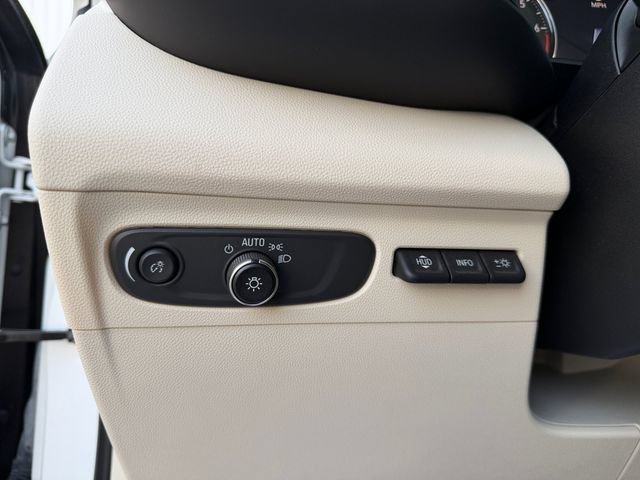 Used 2023 Buick Envision Avenir AWD/4WD image 31