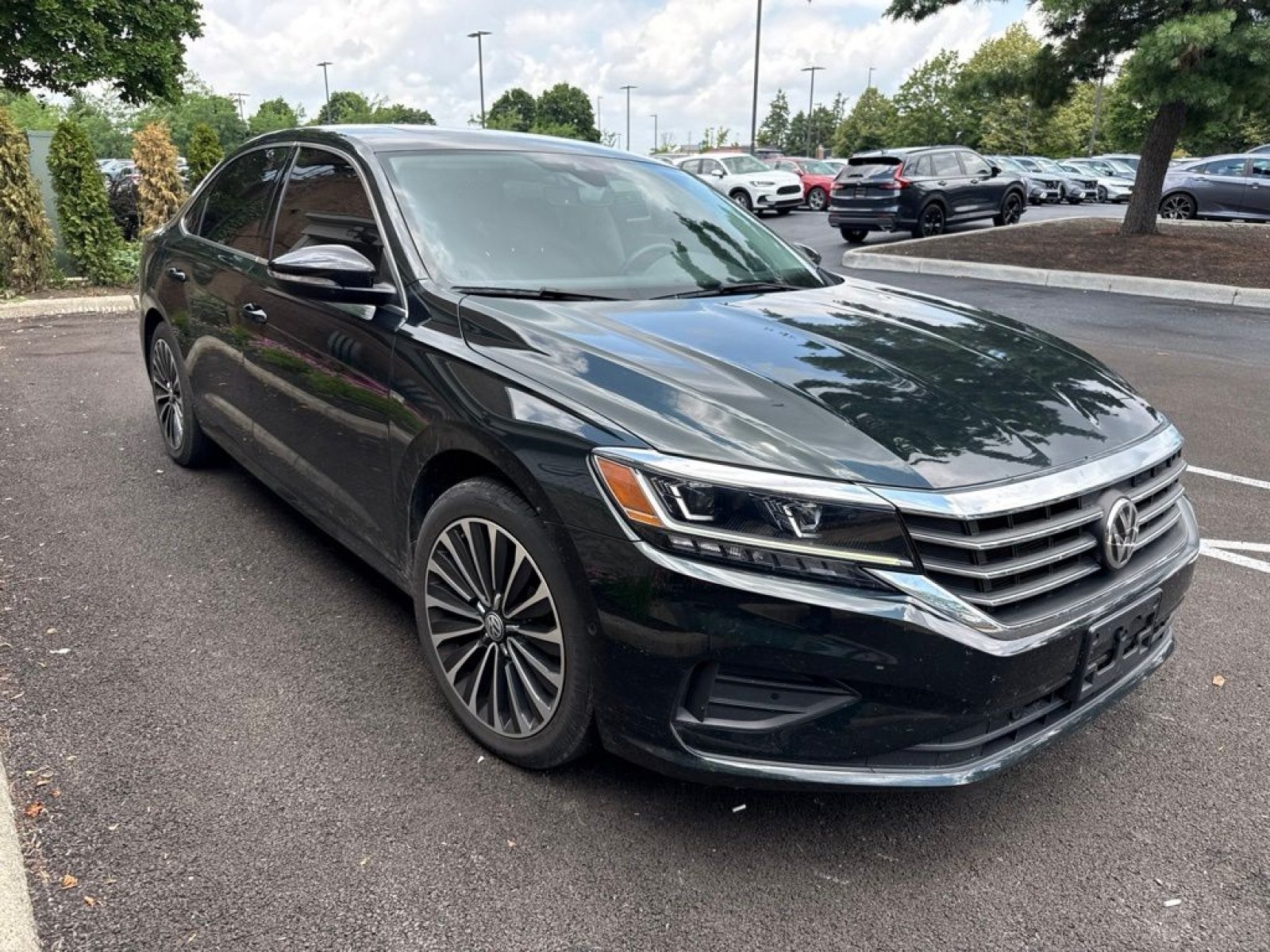 Used 2022 Volkswagen Passat 2.0T FWD image 4