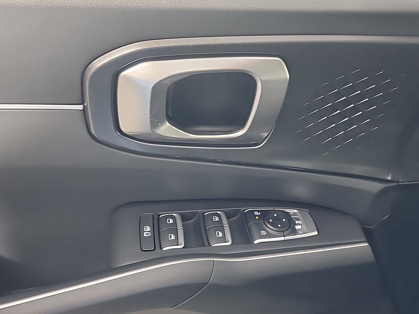 Used 2025 Kia Sorento EX w/ Panoramic Sunroof Package image 37