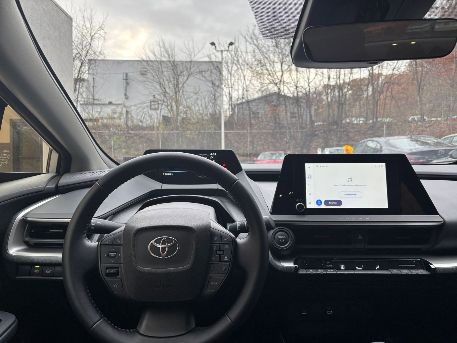 Used 2025 Toyota Prius LE image 32